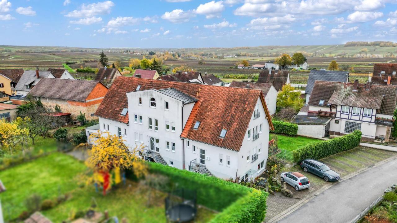 Winetime - Fuer 3 - Naehe Madenburg - Burg Landeck Eschbach (Sudliche Weinstrasse)